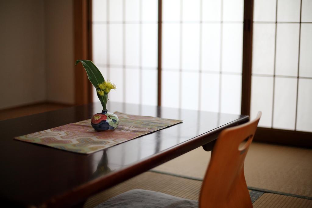 Tsukasaya Ryokan Tsuruoka Exteriör bild